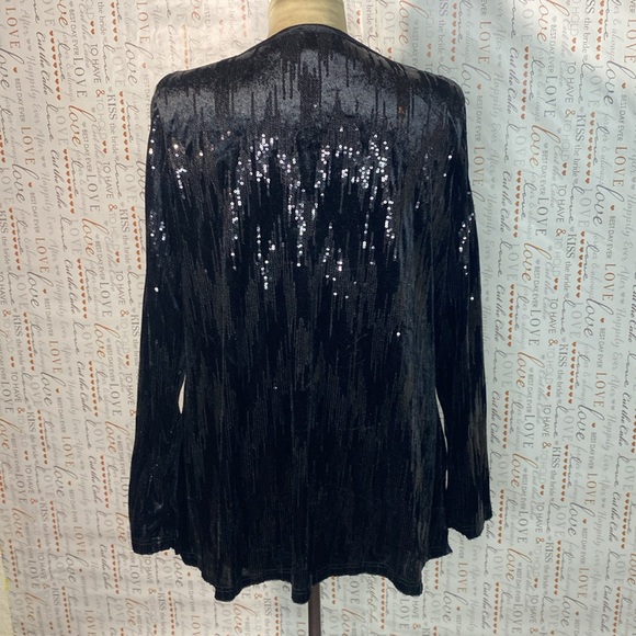 Beautiful blouse - Picture 5 of 9